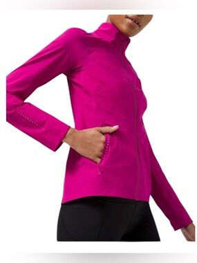 Lululemon Fast and Free Windbreaker
Ripened Raspberry Size 8